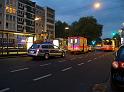 Person unter KVB Bahn Koeln Eifelstr P01